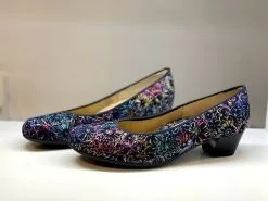 Ara H Nahkainen Ballerina