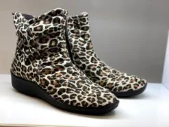 Arcopedico Kävelykengät Kiilapohjalla