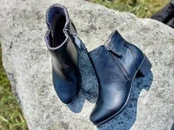 Jana H 8-8-25373-27 Musta Nilkkuri