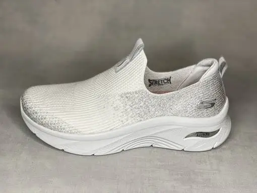 Skechers 149689 Arch Fit D'Lux 2 Skechers 149689 Arch Fit D'Lux - Image 2