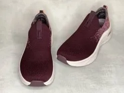 Skechers Arch Fit D'Lux Key Journey -Korkokengät boutique tuotesivu SkechersArchFitDLuxKeyJourney 149684BURG 41d2537bcb6de885c1ecf49cb2291dc2 4