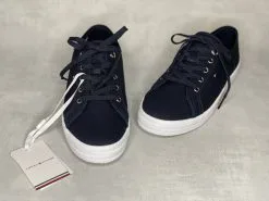 Tommy Hilfiger Essential Vulcanized -Korkokengät boutique tuotesivu TommyHilfigerEssentialVulcanized FW07119SB f019dacd6eb4a9f49e0c1918e663dd46 4