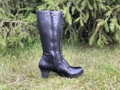 Vintro Linnea Pitkävartiset Saappaat -Korkokengät boutique tuotesivu VintroLinneapitkavartisetsaappaat 483388 cef30043ee17dc17eb403749d0a4f0d4 3