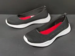 Strollers Musta Memoryballerina